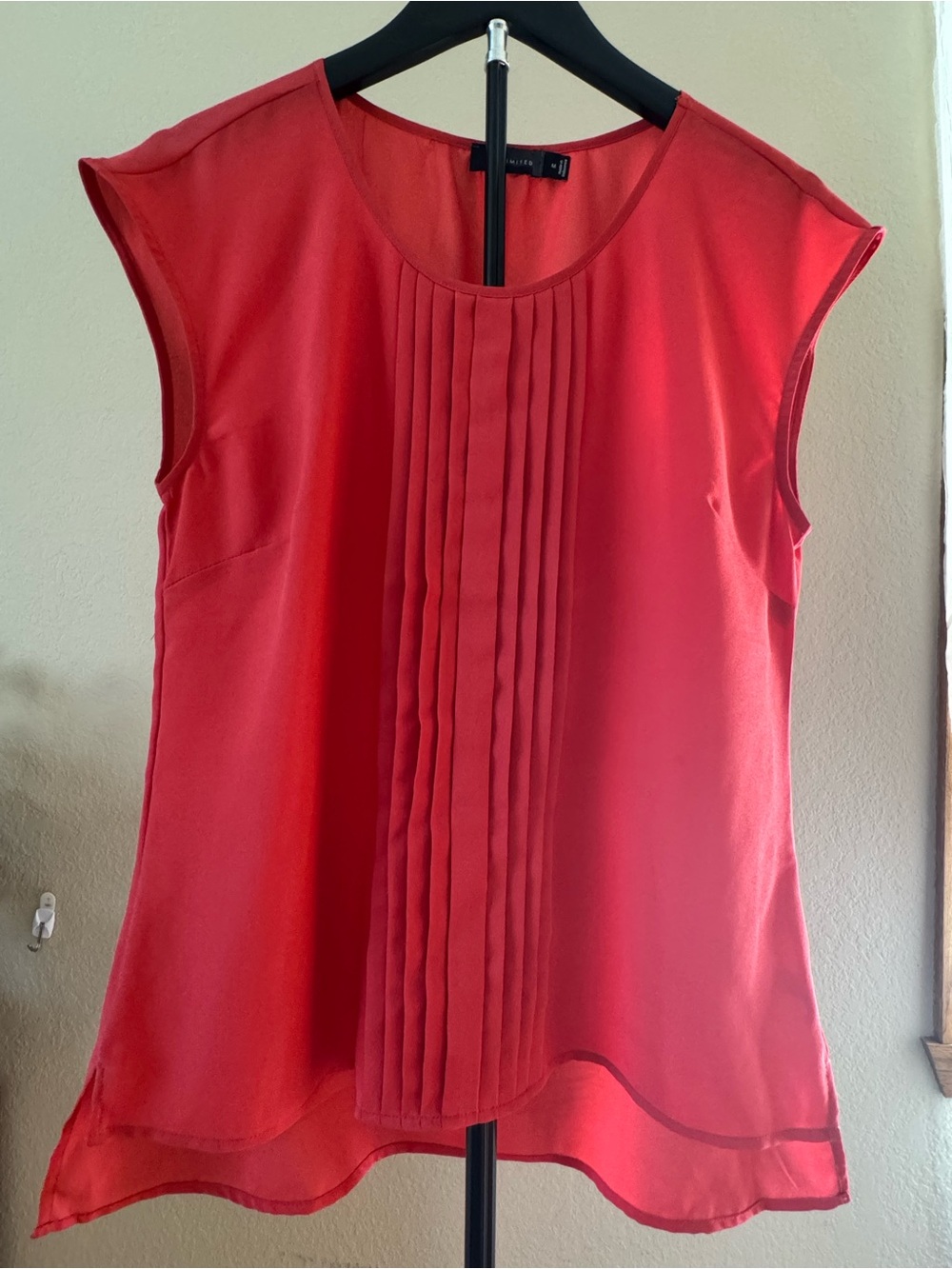 The Limited Red Sleeveless Pleated Front Blousex